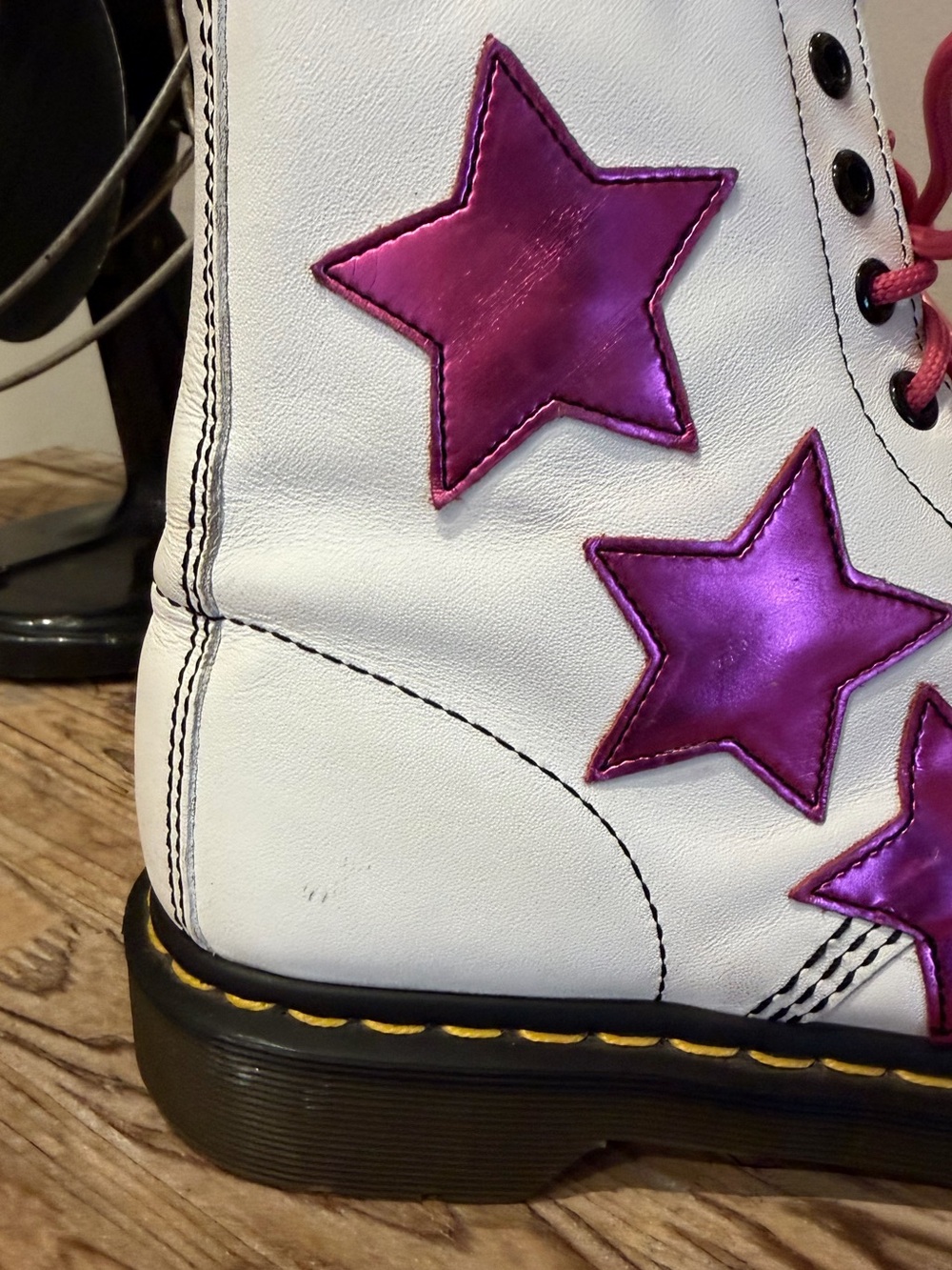 Dr. Martens Stella White Magenta Electric 8 Eye Metallic Star Combat Boots 9 - Picture 7 of 16